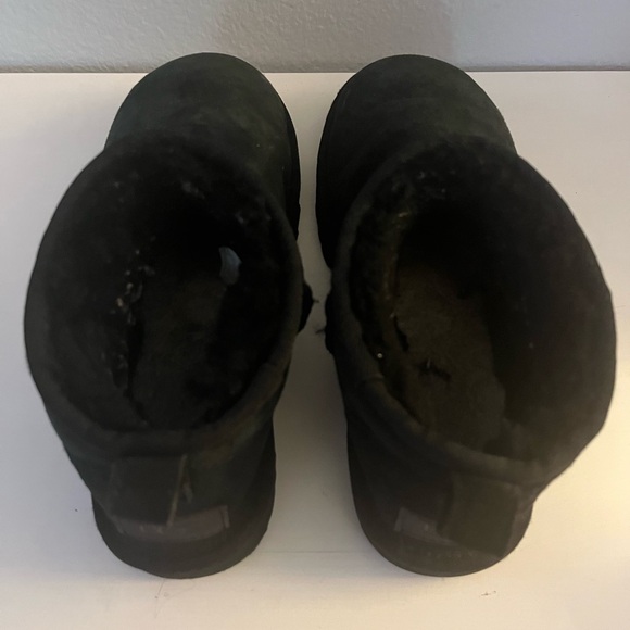 Ultra Low Uggs - Picture 5 of 8